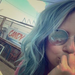 Meet your Posher, Lisa